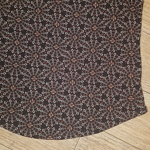 LulaRoe Randy Baseball Tee - Picture 5 of 13